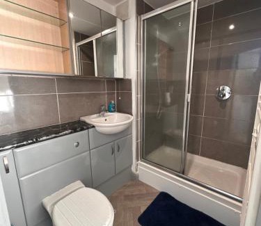Smethwick House | Spacious Double near City Centre
