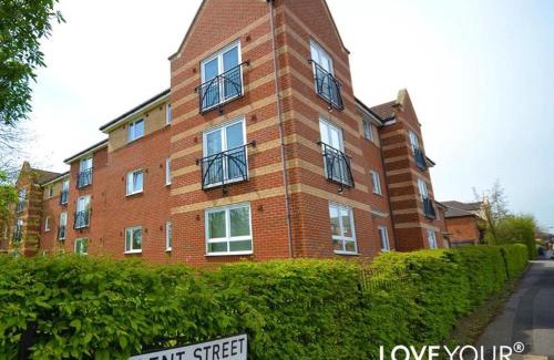 Smethwick House | Spacious Double near City Centre