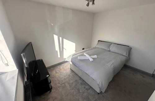 Smethwick House | Spacious Double near City Centre