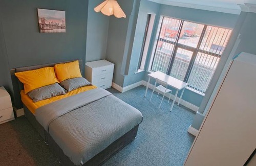 Nottingham House | Spacious double room 002