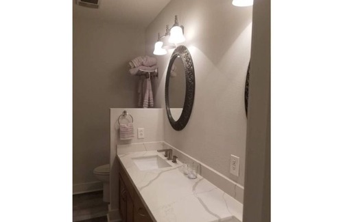 Central Carrollton Association House | Spacious double-sided with a fantastic view