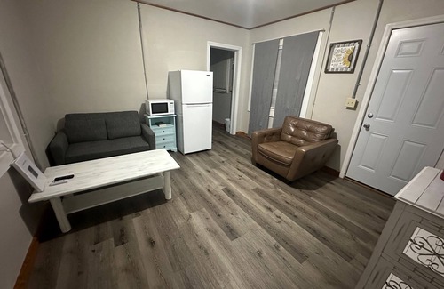 Isabella Apartment | Spacious double sized motel room in Copperhill