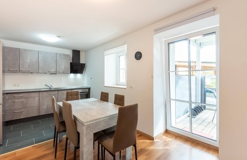 Haunsheim Apartment | Spacious Dual Guesthouse