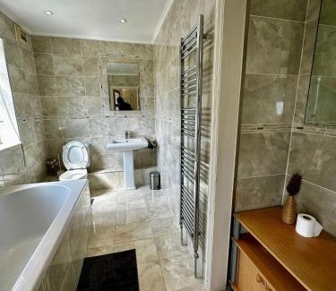 Heath House | Spacious Ensuite Room With Garden View