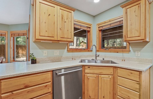 Flagstaff House | Spacious, Exquisite, Mountain Home! Prime Flagstaff Location!
