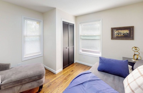 Grosse Pointe Woods House | Spacious Family Friendly Grosse Pointe Woods Beauty
