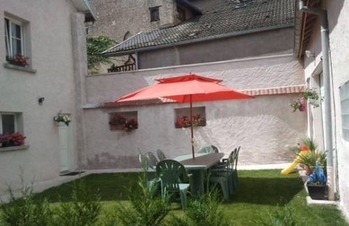 Briaucourt Cottage | Spacious family cottage with full amenities in Briaucourt