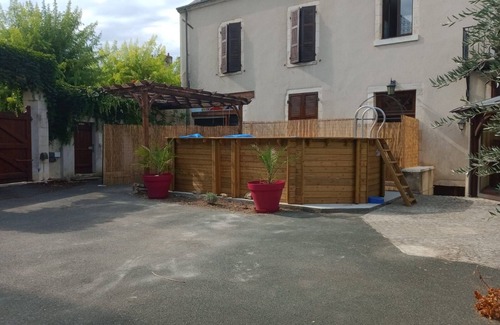 Saint-Gaultier Cottage | Spacious Family Home with Pool and Parking in Saint-Gaultier