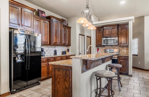 Wheatland House | Spacious family home near airport and downtown OKC