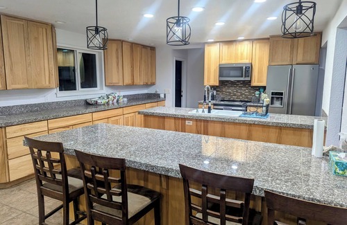 Coos Bay House | Spacious Family Home