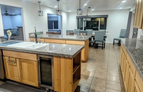 Coos Bay House | Spacious Family Home