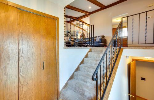 Brooklyn Park House | Spacious Family Home 11 Mi to Dtwn Minneapolis!
