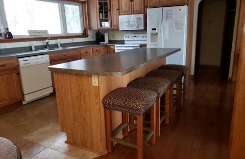 Dassel House | Spacious Family Place with Game Room, Great Fishing & Sunsets + a Nearby Winery