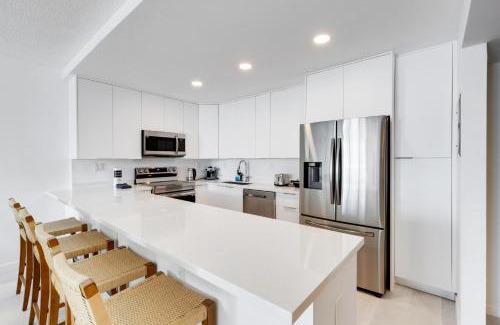 Sunny Isles Beach Apartment | Spacious Family Escape with Pool & Beach Access