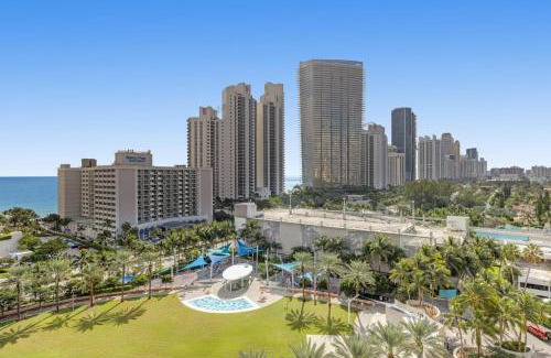 Sunny Isles Beach Apartment | Spacious Family Escape with Pool & Beach Access