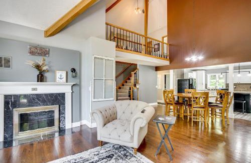 Chilton Villa | Spacious Family Villa with Decks in Chilton!