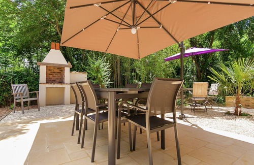 Nantheuil House | Spacious farmhouse with heated pool