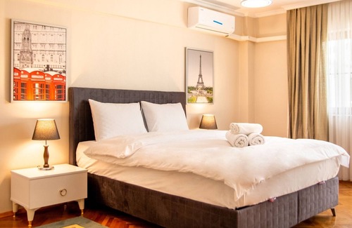Karsiyaka Apartment | Spacious Flat with Sea View in İzmir Karsiyaka