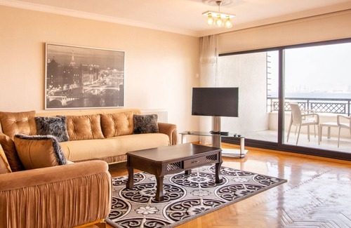 Karsiyaka Apartment | Spacious Flat with Sea View in İzmir Karsiyaka