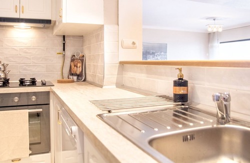 Karsiyaka Apartment | Spacious Flat with Sea View in İzmir Karsiyaka