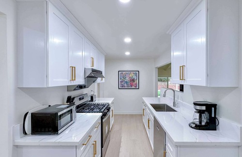 Rowland Heights House | Spacious Getaway Between LA And OC 4 Bedrooms & Free Parking