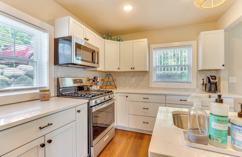 East Troy House | Spacious Getaway w/Boat Dock in East Troy!