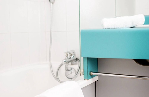 Gap Hotel | Spacious Good-Value Accommodation! Near Place du Rochasson! Pets are Allowed!
