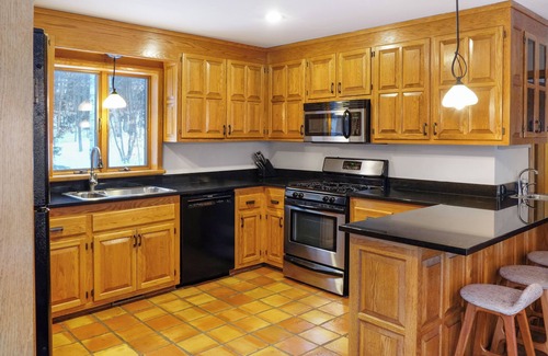 Ludlow Ski Chalet | Spacious Hilltop Okemo Chalet with Stunning Views for All Seasons