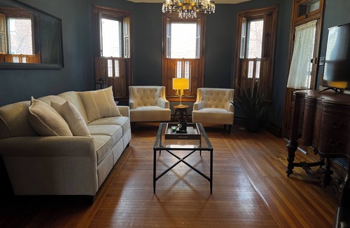 New Oxford House | Spacious Historic Home: 4 bedrooms, 2.5 bath