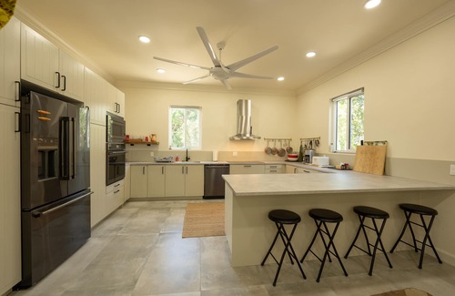 Green Turtle Cay House | Spacious home steps to Cocoa bay