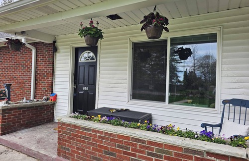 Cheboygan House | Spacious home in a convenient location to downtown and boat launch!