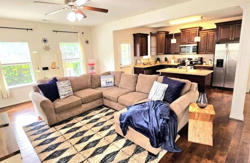 Norfolk - Virginia Beach House | Spacious home in Chesapeake