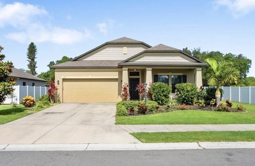 Memphis House | Spacious Home in Large Neighborhood, Minutes Away from the Beach and Riverwalk!