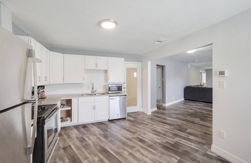 Cedar Crest House | Spacious Home In The Heart Of Dallas