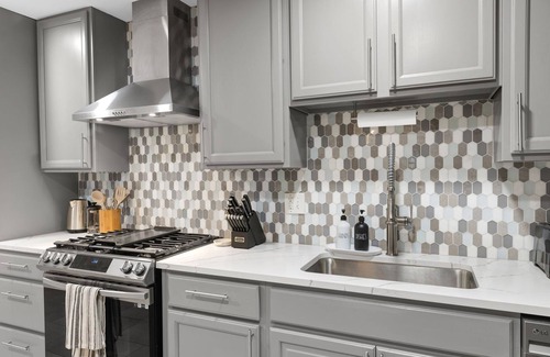 Jewell Heights - Hoffman Heights House | Spacious home near Anschutz Medical Campus, DIA & Denver city center