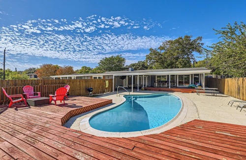 Shearer Hills - Ridgeview House | Spacious Home W/Pool + Game Room/Near Riverwalk & Downtown!
