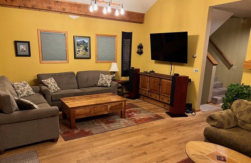 Crested Butte South House | Spacious home with mountain views