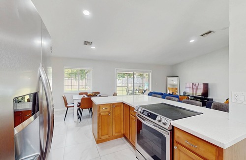 Lauderhill House | Spacious home with enclosed yard , fire pit and playground