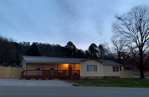 Jasper House | Spacious home with Game room in Jasper Ark.-Minutes from Buffalo National River.
