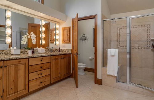 Forest Hills House | Spacious Home with Mountain Views + Hot Tub + Ski Shuttle - Mountain Joy