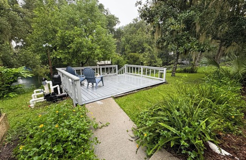 Dunnellon House | Spacious Homey Blue Cove Canal Pool Home on Rainbow Spring River near Swampys!