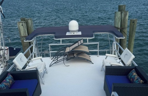 Morehead City Boat Rental | Spacious House Boat with WiFi, pool, hot-tub and fitness room in superb Beaufort