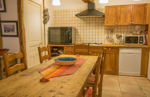 Arfons House | Spacious house for large families with pool!