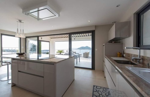 Saint-Raphael House | Spacious house with pool - near beach