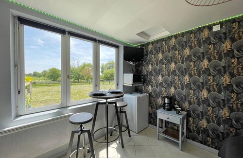 La Gonfriere Apartment | Spacious House with Garden & Studio, Close to Nature and Leisure Activities, Pet-Friendly, Sleeps 10+