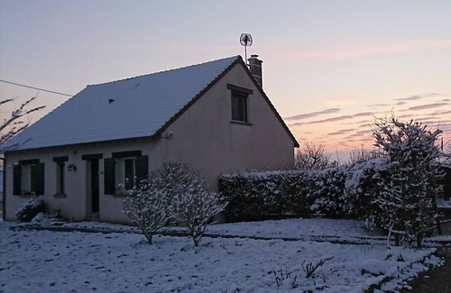 Pouille Cottage | Spacious house with garden, terrace, and leisure facilities in Pouillé