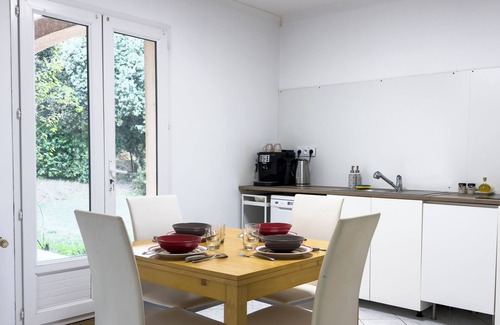 Garrigues House | Spacious house with large garden - close to town center and not overlooked