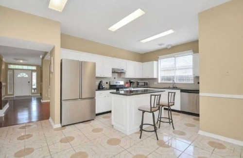 Mission Bend House | Spacious Houston Home 5 Bedrooms 3.5 Bathrooms 12 beds perfect for large group