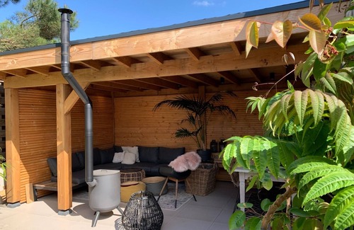 Bergen Villa | Spacious in a green garden, covered veranda + wood-burning stove & 3 bathrooms