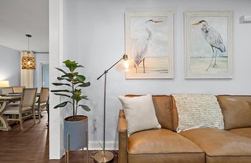 North Charleston House | Spacious Indigo BoHo bungalow in N. CHS